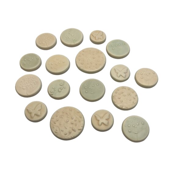 20 Magnets Floral Flower Nature Handmade Polymer Clay Multicolor Muted Pastel - Picture 4 of 8